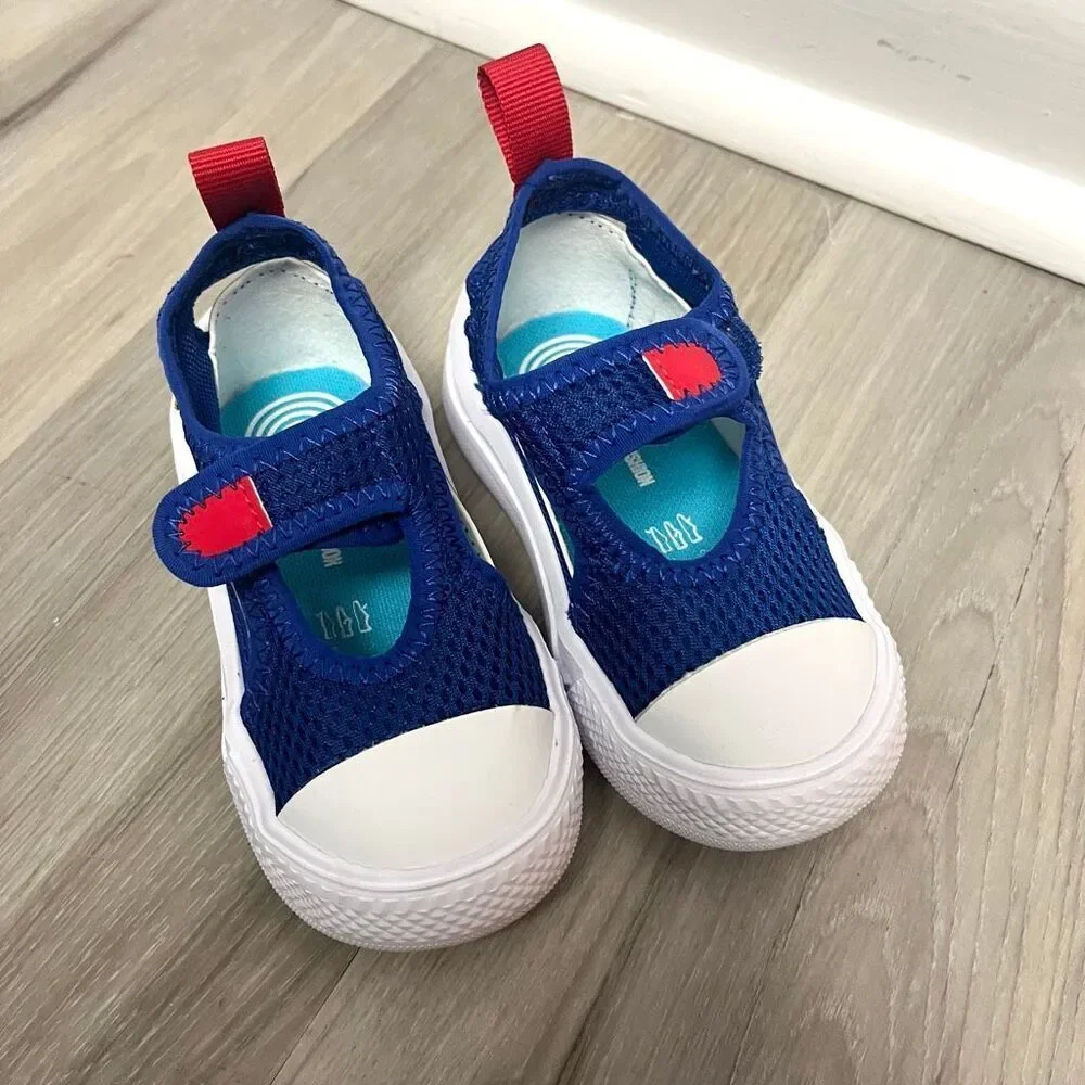 Converse Blue Hook‎ and Loop Strap Ultra Sneaker Sandals in Kids Size 6
